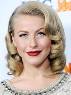 Fashion Medium Curly Lace Front Wig 